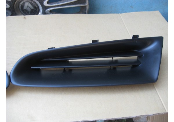 Решітка радіатора, комплект Renault Clio III, 05-09, 7701208684